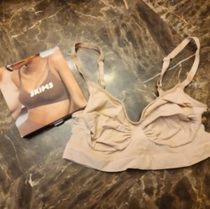 NwT Skims sof smoothing Seamless bralette 4x/5x